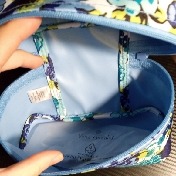 NWOT Vera Bradley Blue Floral Cosmetic Bag Set - Picture 6 of 9